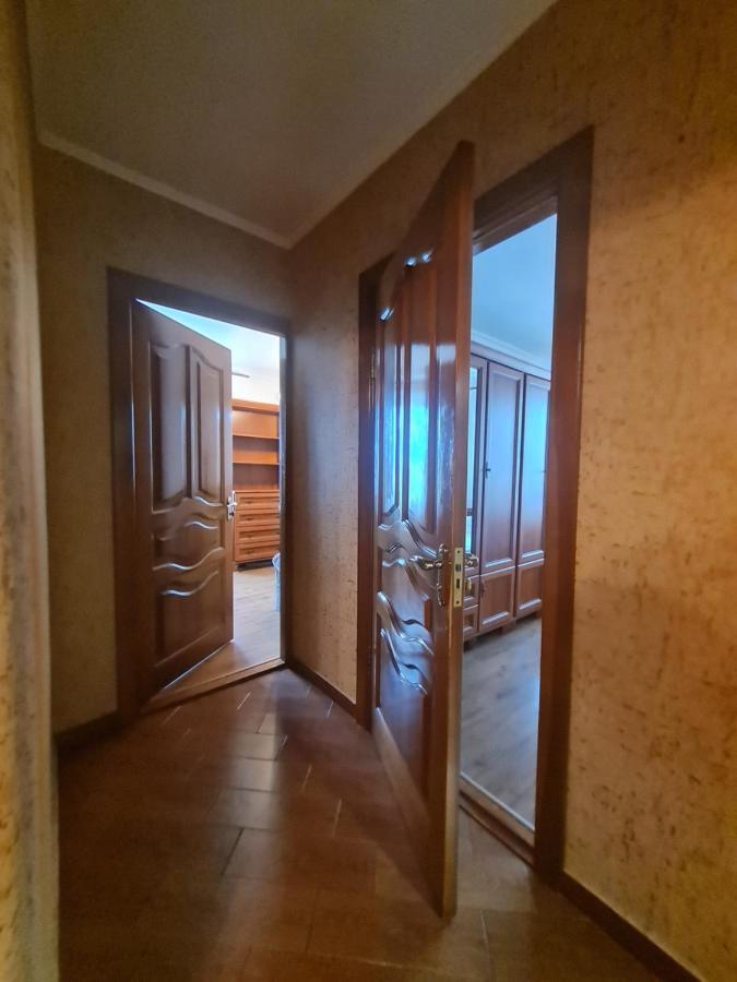 кравчука, 34а, порт сіті *