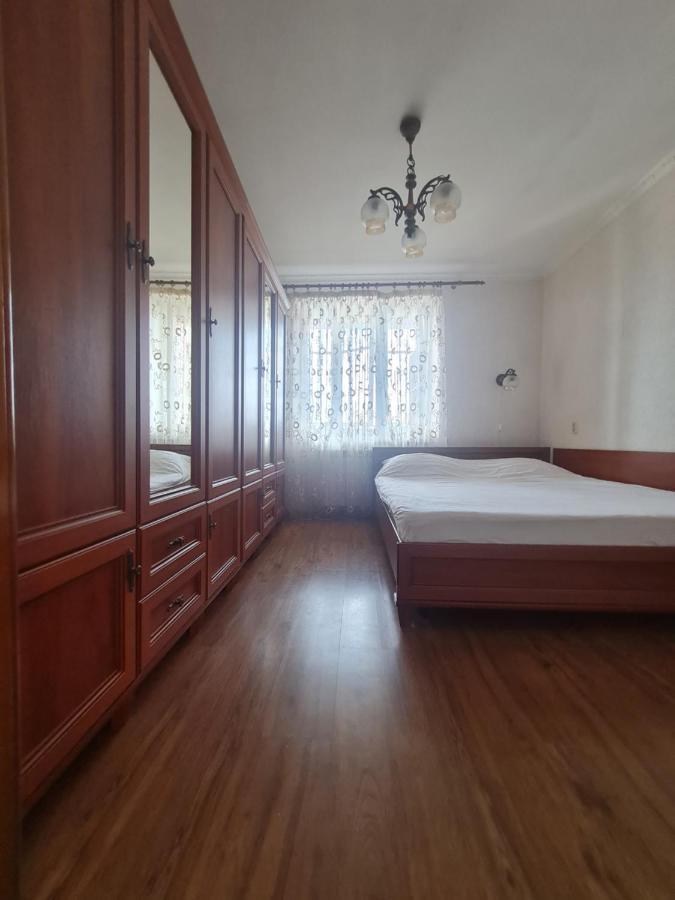 кравчука, 34а, порт сіті Apartment *